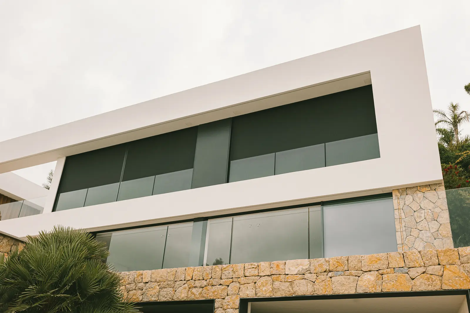 Solución empotrada en el sistema constructivo.